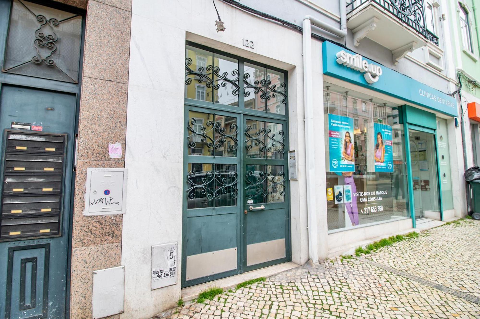 Arroios - Fourth Floor Apartment Lisbon Exterior photo